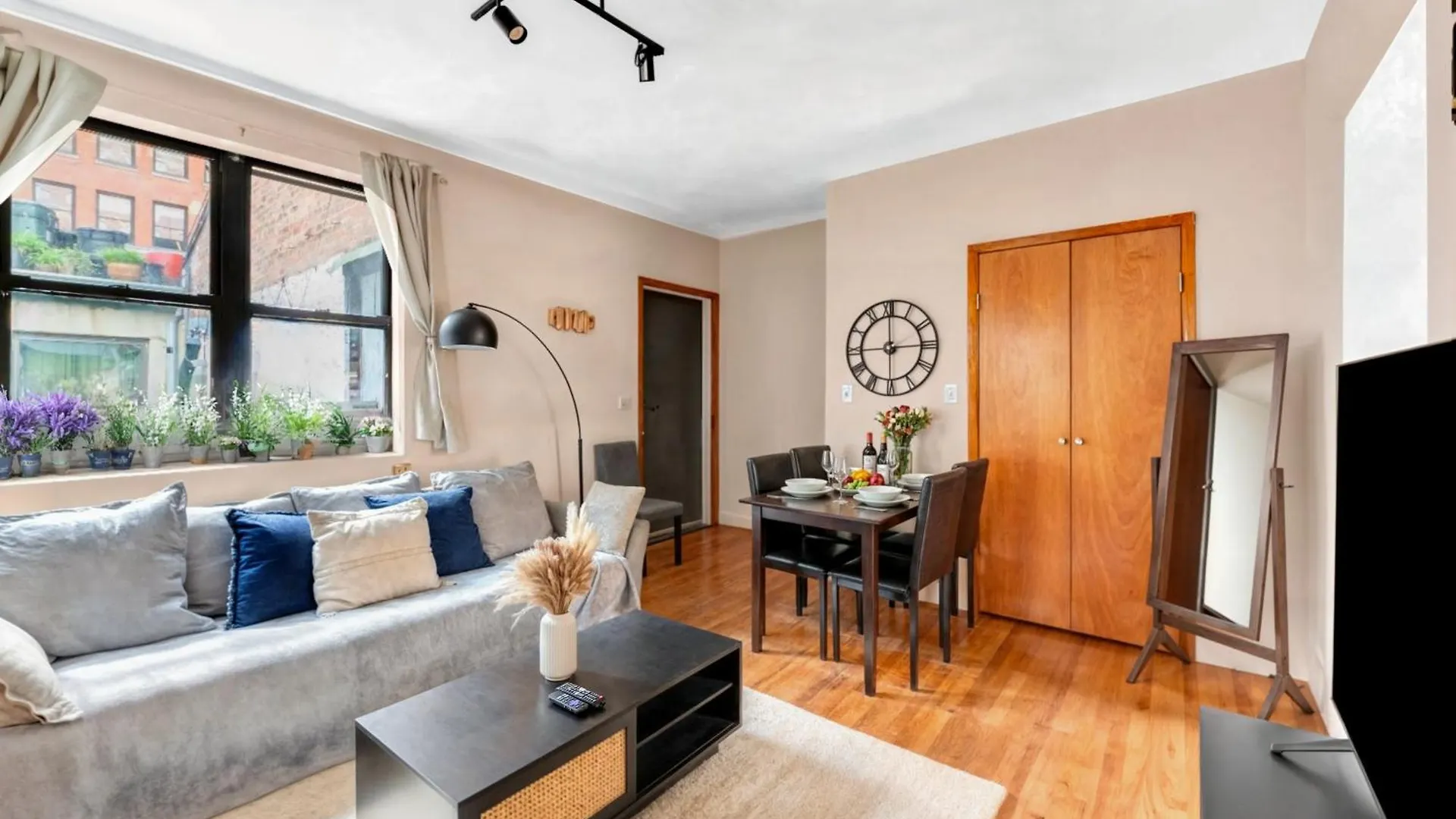 Stylish 2 Bedroom Apartment In Chelsea